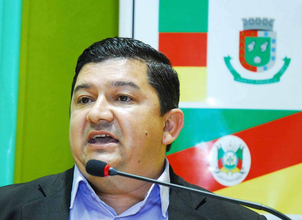 Vereador Everaldo de Oliveira deixa Secretaria de Habitação e retorna à Câmara de Vereadores de Santo Ângelo