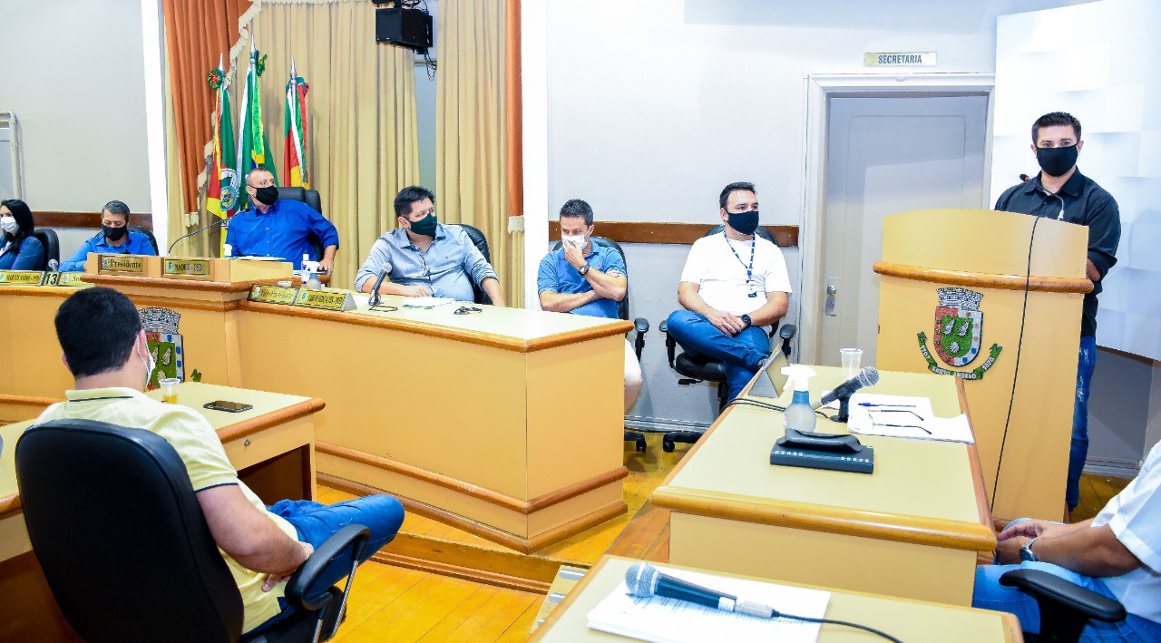 Comerciantes realizam manifestação pela abertura do setor de comércio, hotelaria e gastronomia de Santo Ângelo