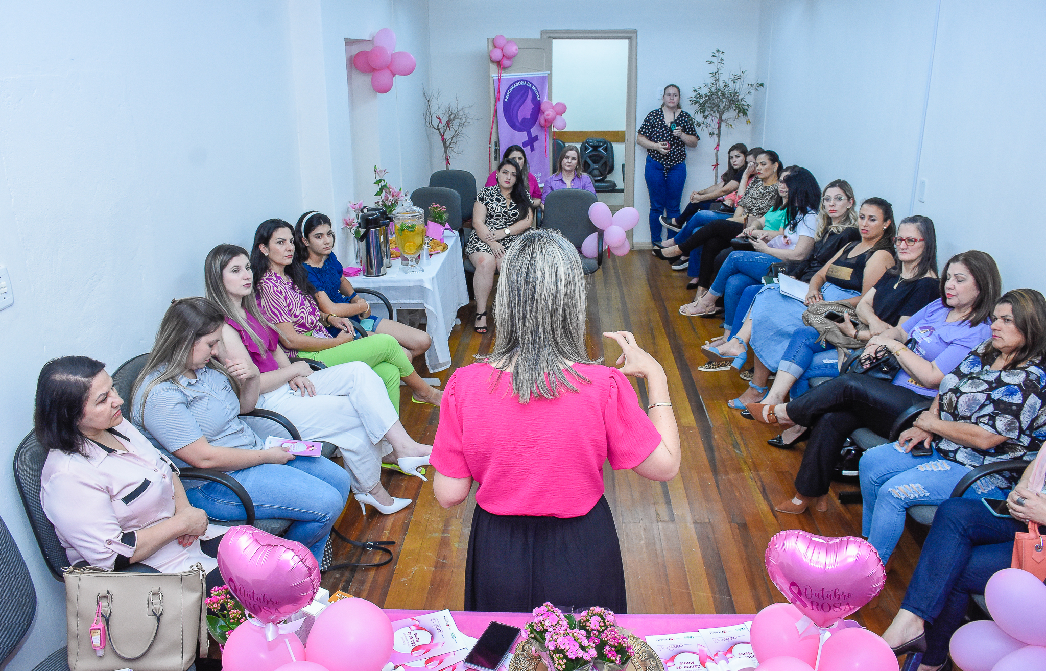 Câncer de mama é tema em roda de conversa da Procuradoria da Mulher