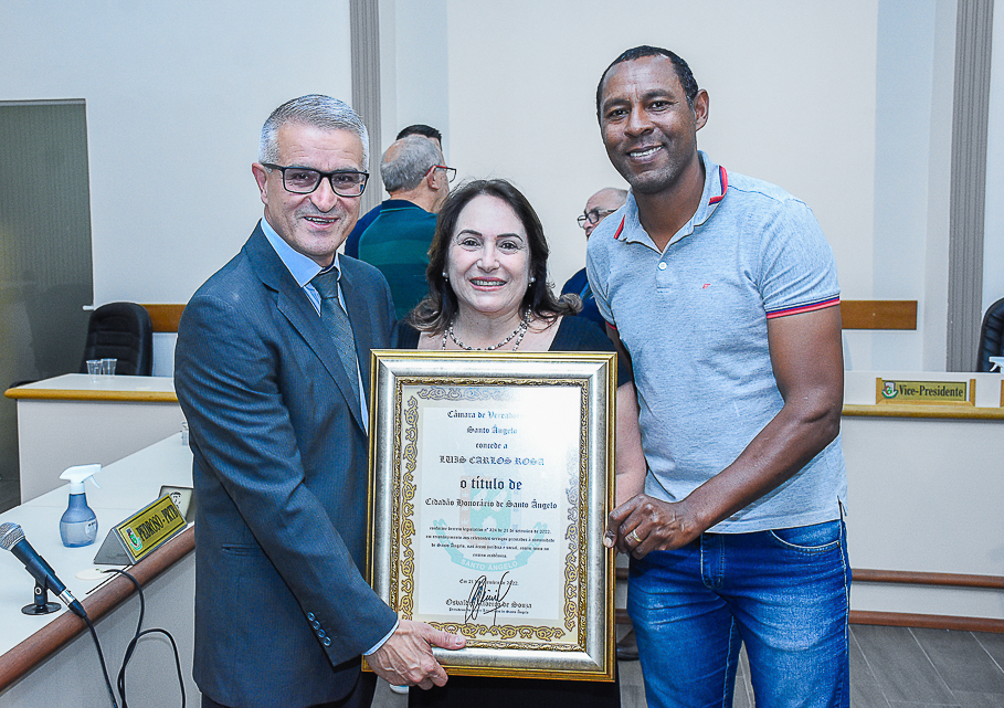 Legislativo santo angelense concede Título de Cidadão Honorário para o senhor Luís Carlos Rosa