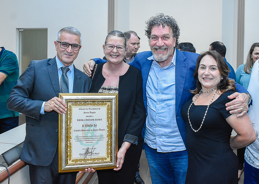 Legislativo santo angelense concede Título de Cidadão Honorário para o senhor Luís Carlos Rosa