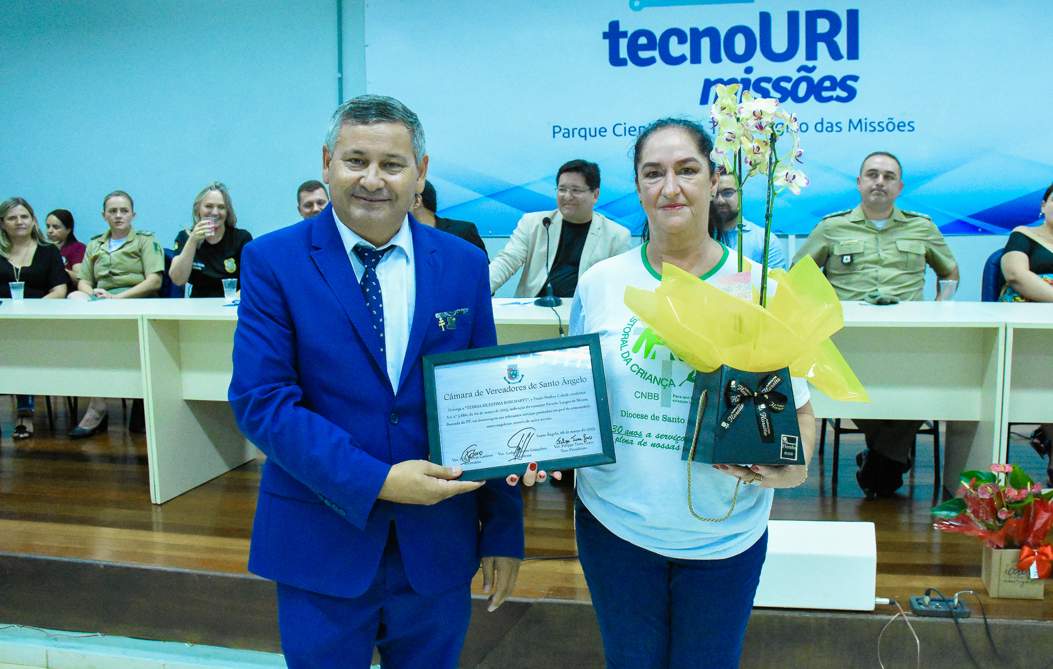 Legislativo realiza entrega do Título Mulher Cidadã para 15 mulheres, indicadas pelos vereadores da Casa
