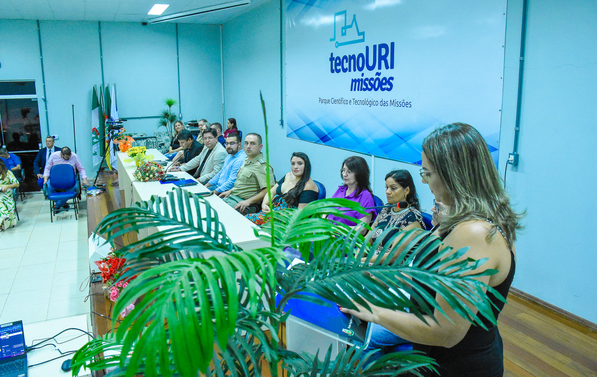 Legislativo realiza entrega do Título Mulher Cidadã para 15 mulheres, indicadas pelos vereadores da Casa
