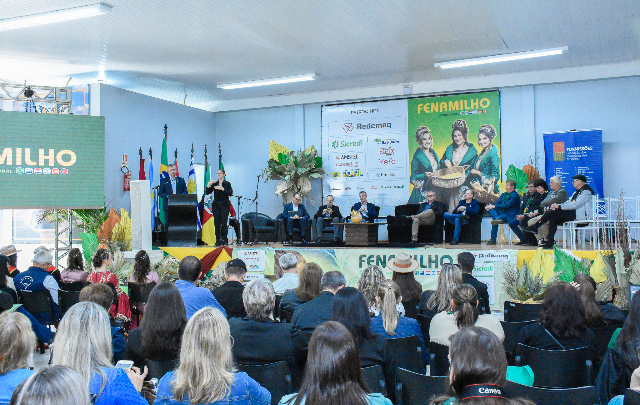 Legislativo santo-angelense participa do Seminário Internacional de Turismo