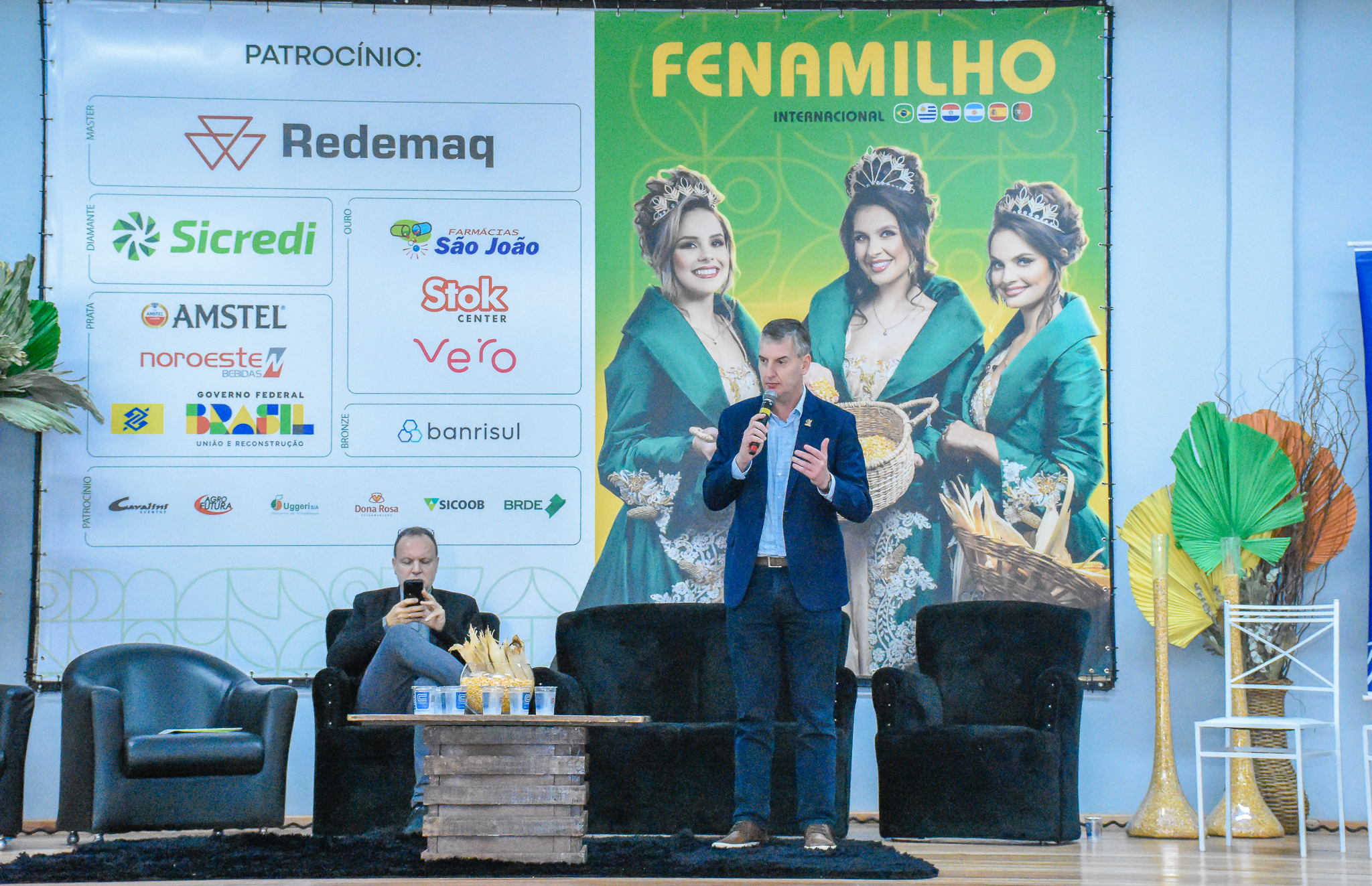 Legislativo santo-angelense participa do Seminário Internacional de Turismo