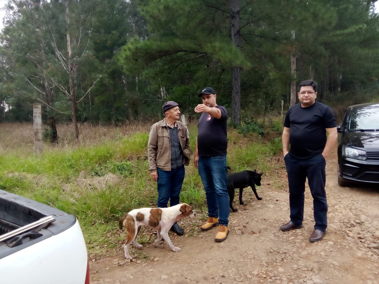 Presidente Carlos Gonçalves faz visita em área rural do município