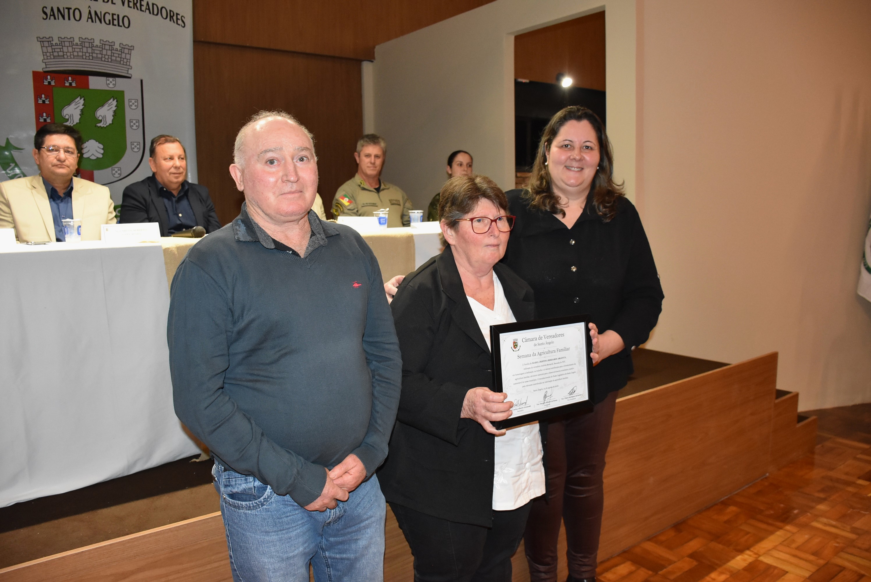 Sessão Solene da Câmara de Vereadores homenageia agricultores durante a Semana da Agricultura Familiar
