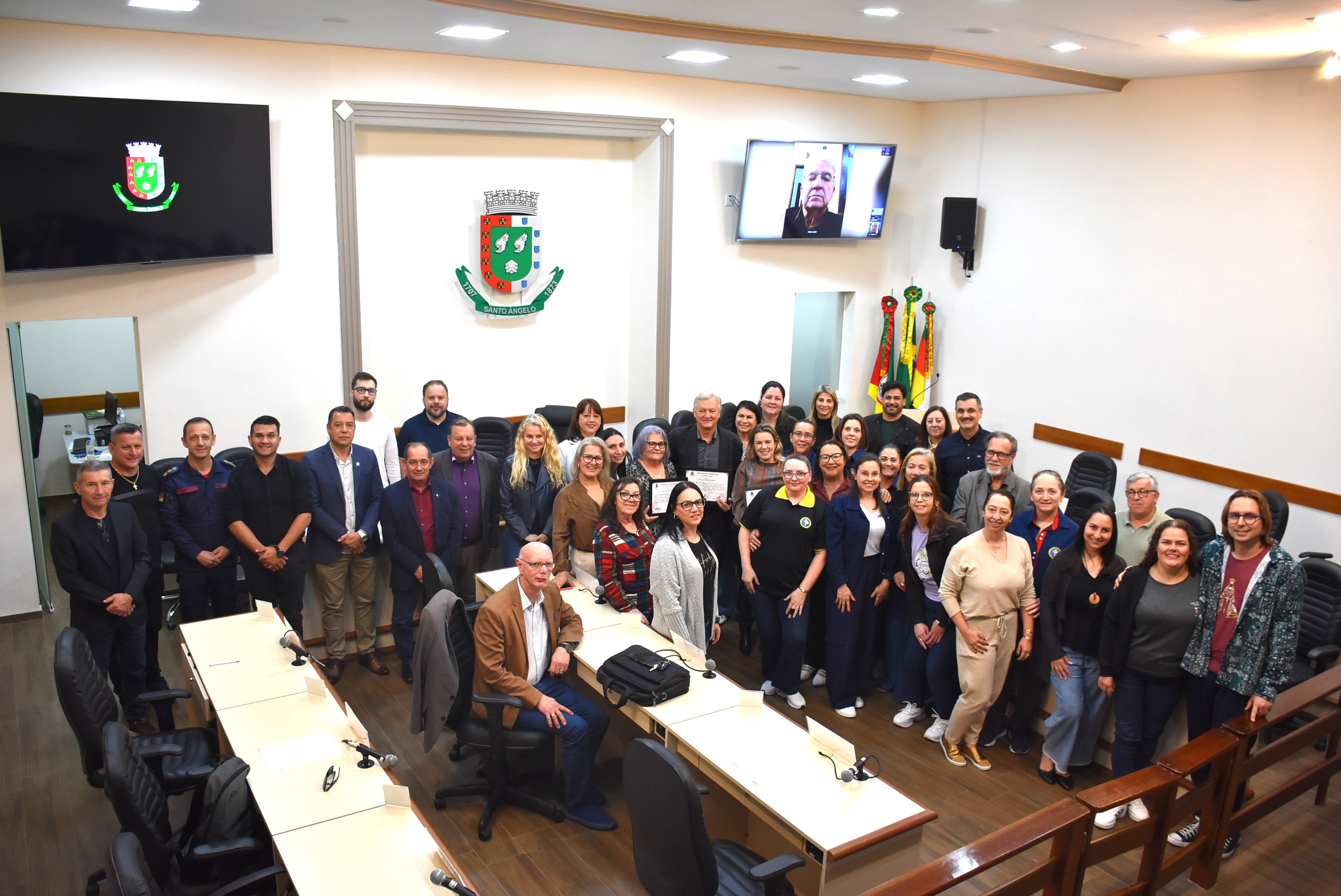 Câmara de Santo Ângelo realiza sessão solene em homenagem ao Dia do Professor