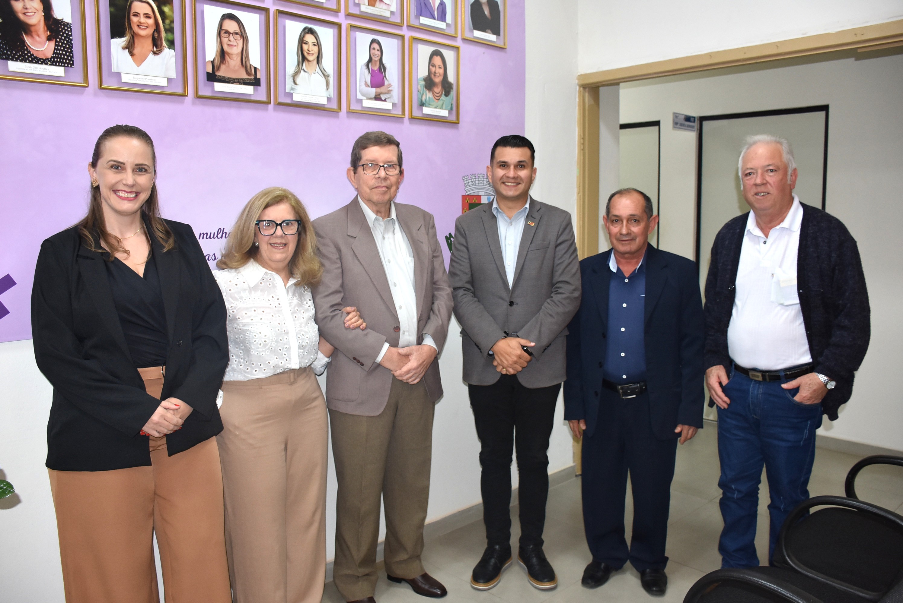 Câmara de Santo Ângelo homenageia médico Mario Schmidt pelos 50 anos de trajetória profissional na medicina do trabalho