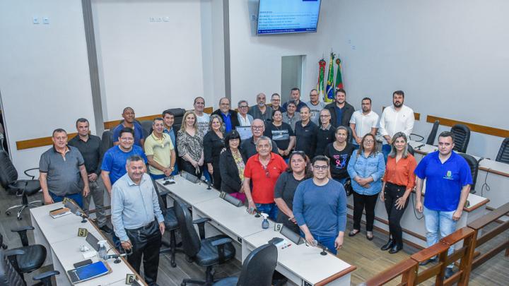 Legislativo homenageia os m&eacute;dicos Santo angelenses em Sess&atilde;o Especial