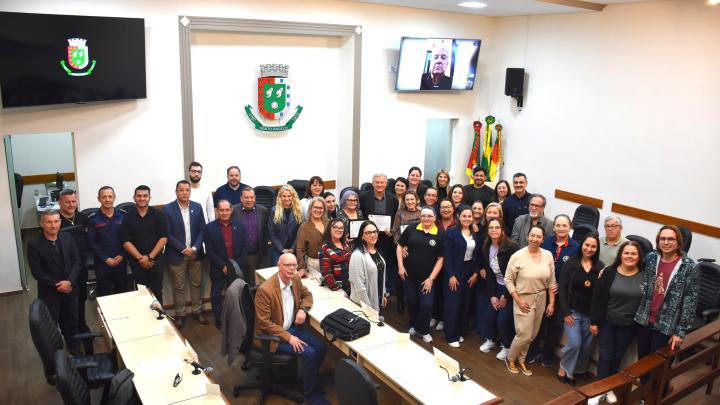 C&acirc;mara de Santo &Acirc;ngelo realiza sess&atilde;o solene em homenagem ao Dia do Professor